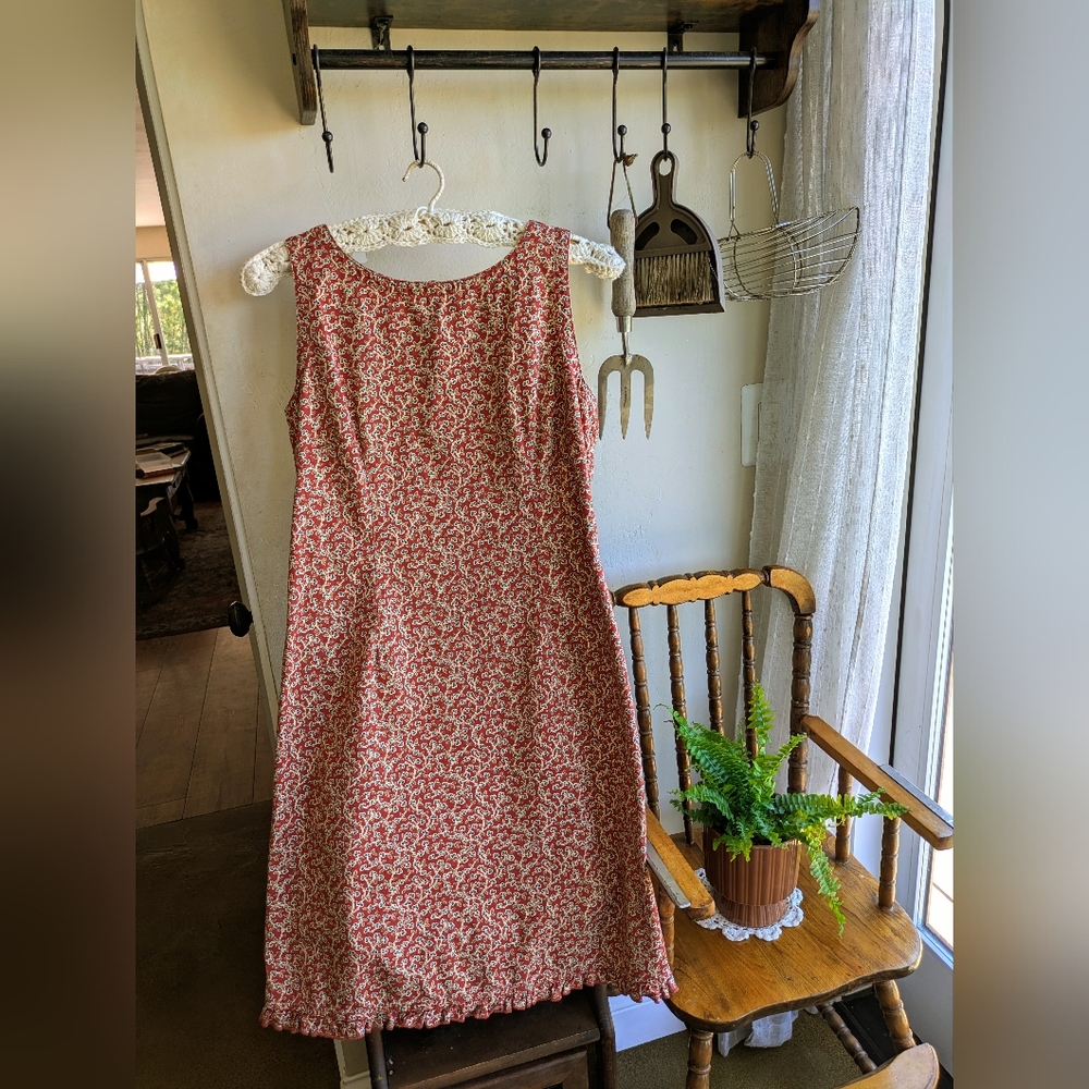 Red and White Floral Sleeveless Dress